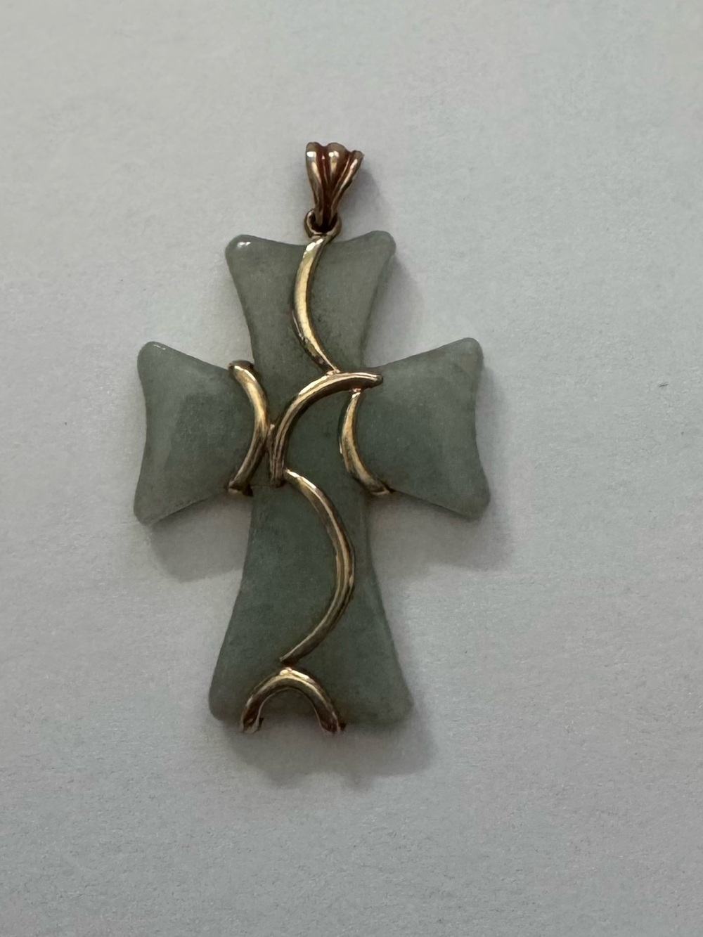 Jade cross pendant with 10K gold wired - Picture 3 of 6